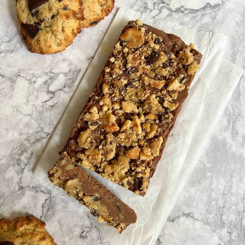 turrón de cookies sin gluten con cookies alrededor